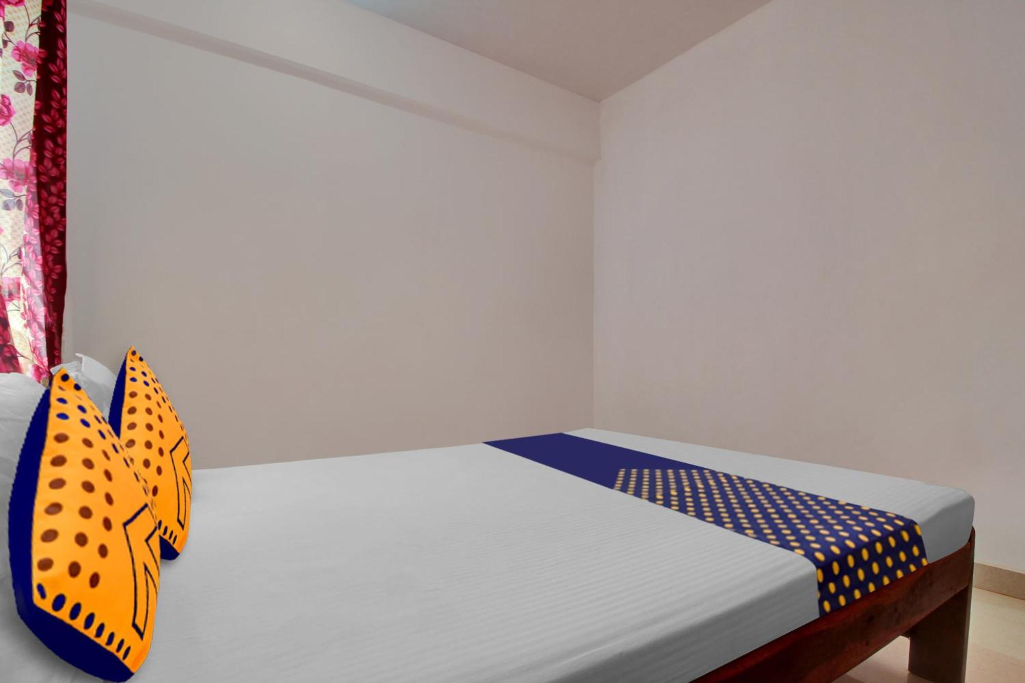 Hotel O U & I Livings 阿姆波尔 外观 照片